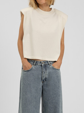 BP iconic 014 shoulder tee buttercream 