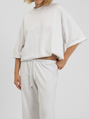 BP iconic tuck tee white 