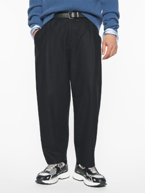 Cropped pleated pants black 48