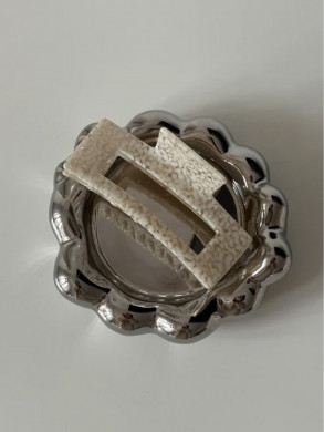 Mila clip snowflake 