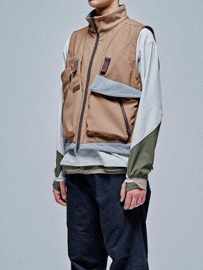 The multiple fleece vest coyote 