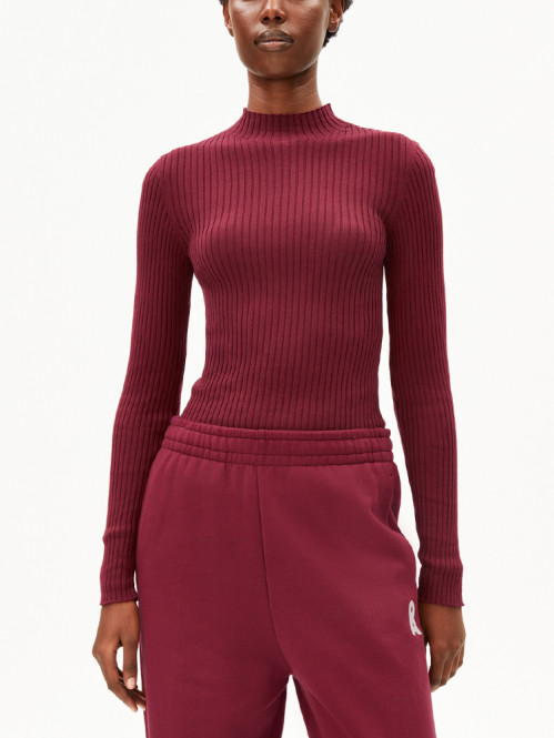 Alaania roll neck velvet red 