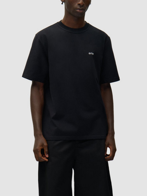 Pink serial t-shirt black 