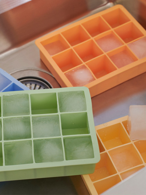 Ice cube tray XL light blue 