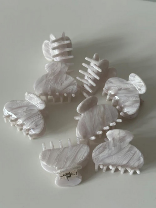 Emi clip white swirl 