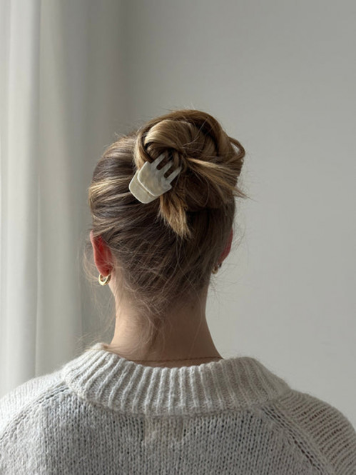 Emma clip beige swirl 