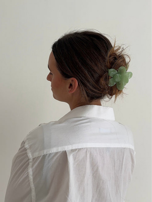 Flower clip apple green 