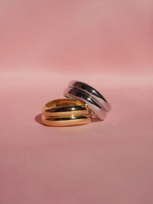 It comes in waves ring gold 