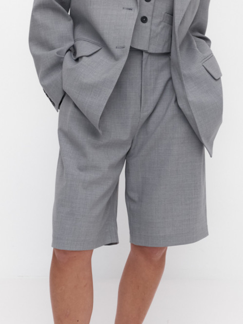 Double pleated shorts lt grey 