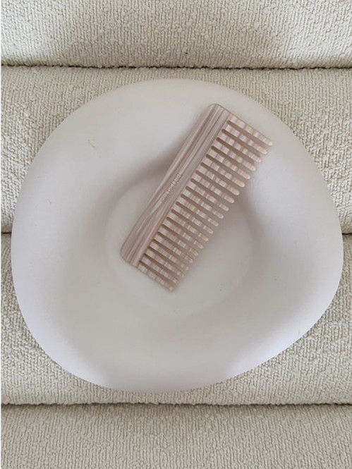 Tamed comb ivory OS