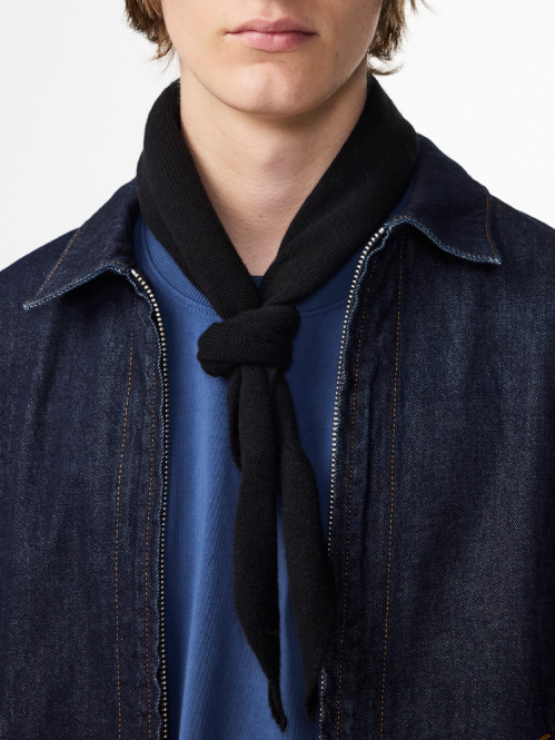 Triangle scarf black 