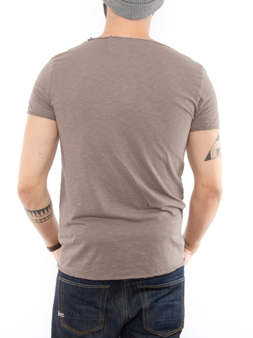 Basic v-tee fango 