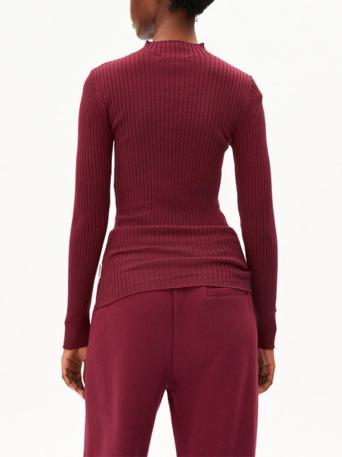 Alaania roll neck velvet red 