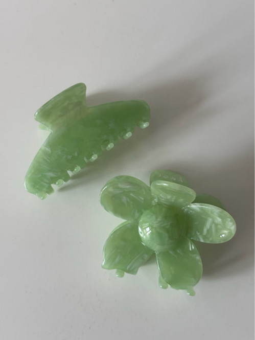 Flower clip apple green 