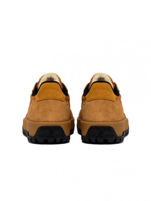 Wildpace low man dragon sneaker buck thor 