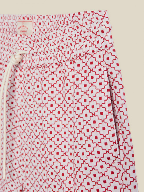 Tile shorts wht red 