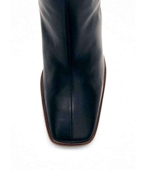 East boots black 