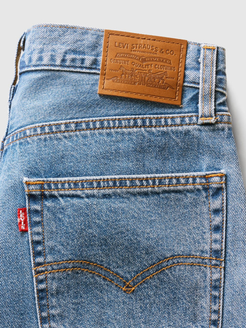 Baggy dad jeans own it 