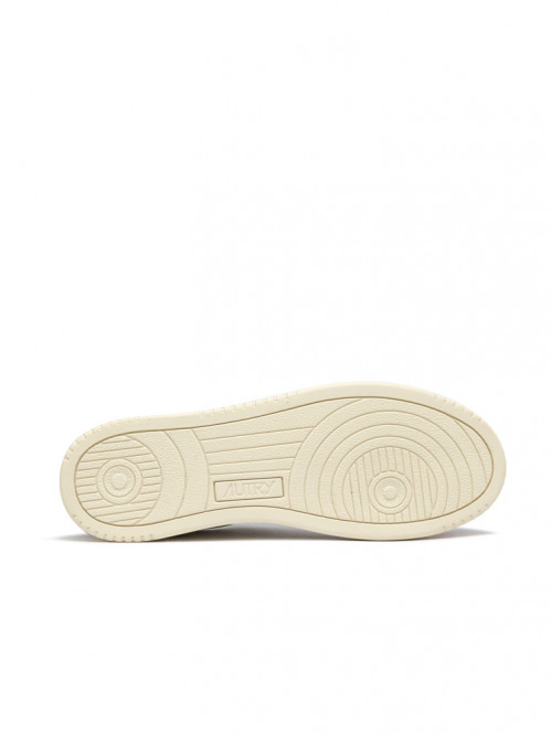 Medalist mens sneaker goat white capri 
