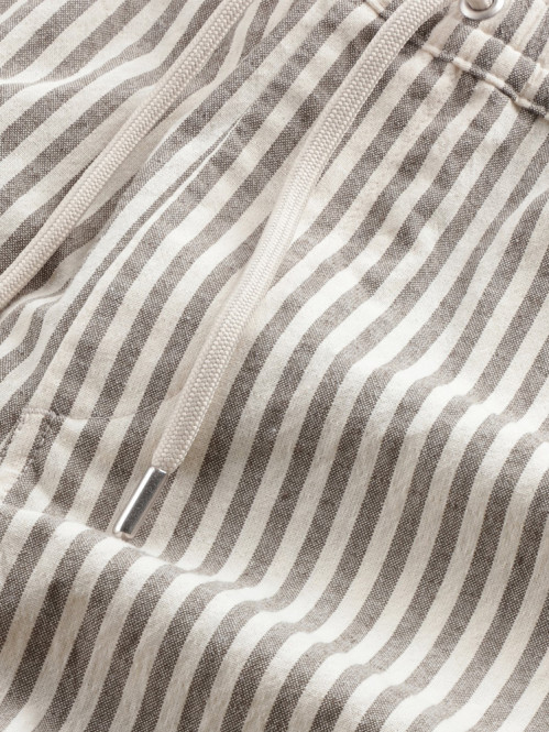 Gregor shorts green stripe 