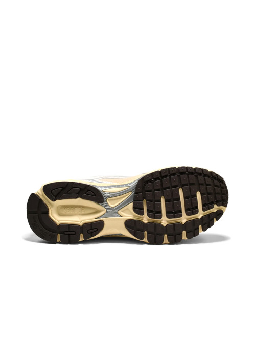 The re-run vintage sneaker white brown 