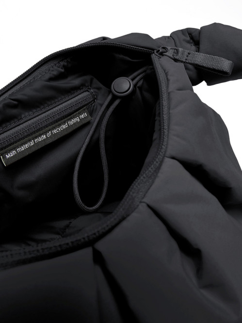 Pleat moon small bag black 