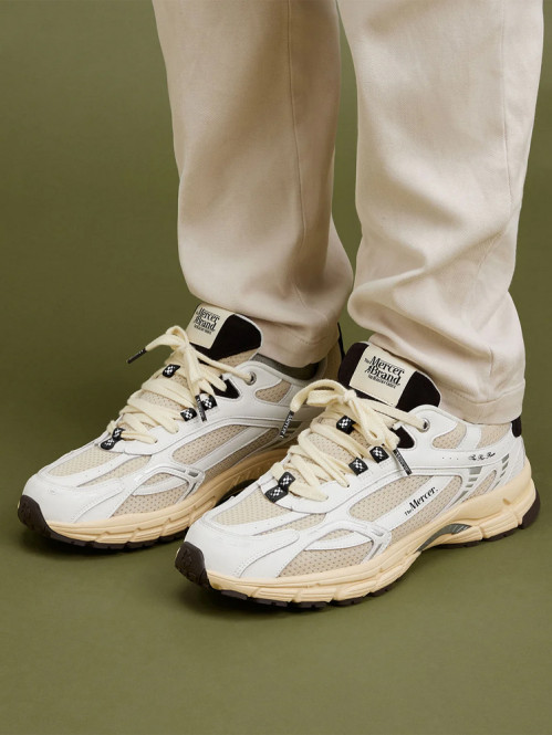 The re-run vintage sneaker white brown 