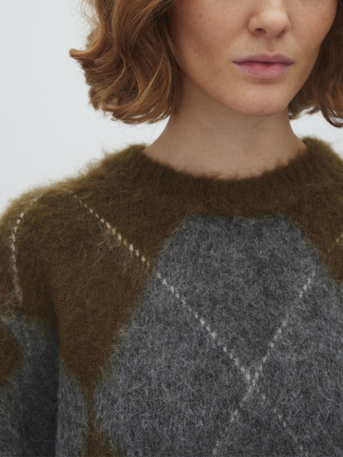 Zelie-m brush artwork pullover argyle olive 